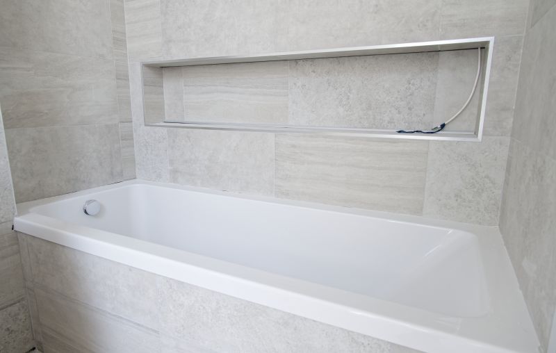 Modern Alcove Tub